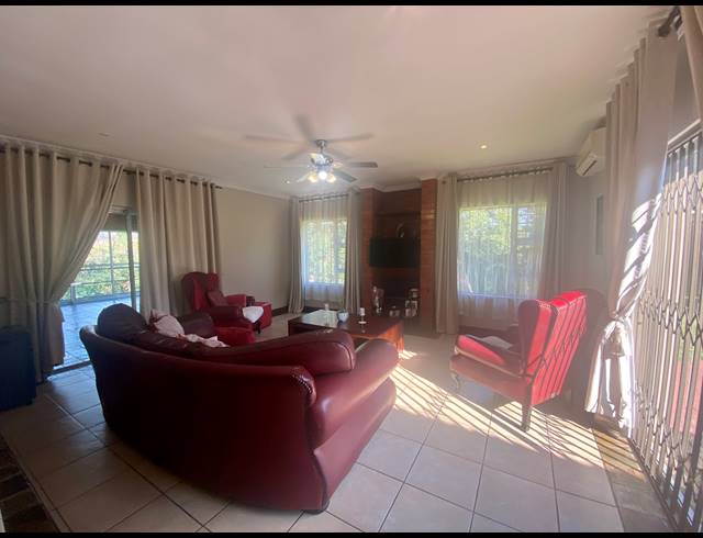 4 BEDROOM HOUSE TO LET IN MEER EN SEE